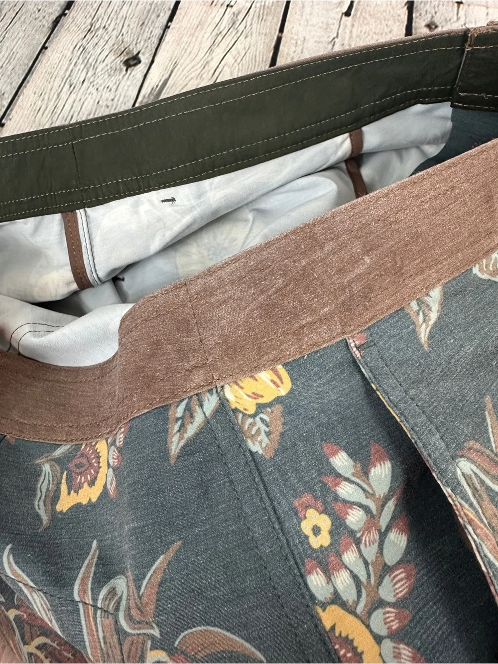 Katin Mallow Hybrid Trunks in a tropical floral print size 34
